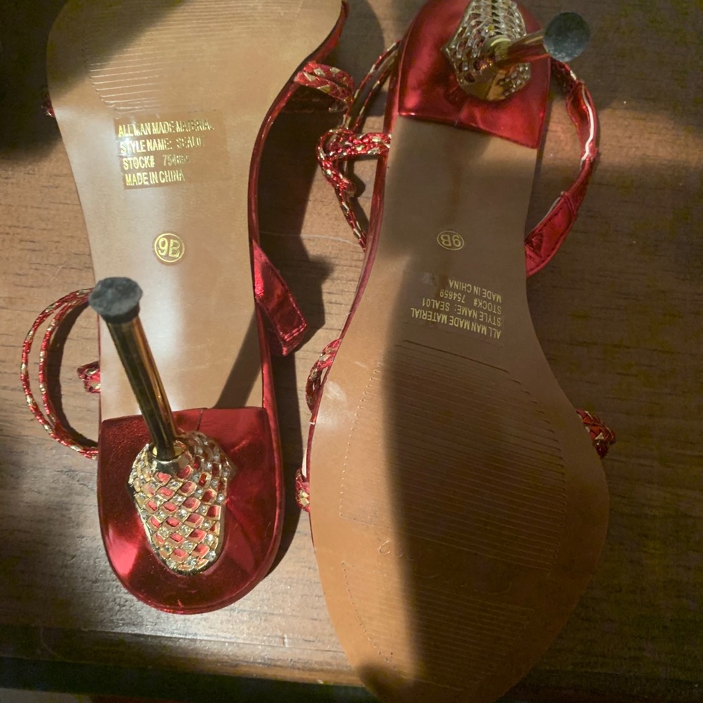 Shoes - Picture 2 of 3